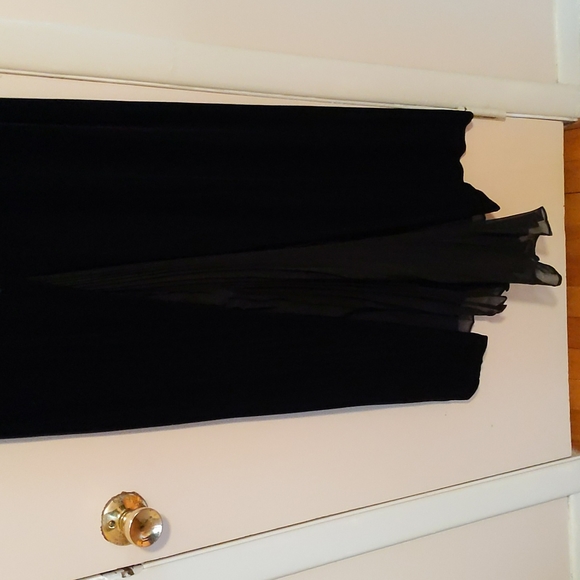 Black Velvet Evening Dress, 10 - Picture 4 of 6